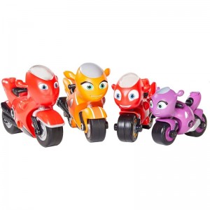 T20048A The Zoom Family Pack $43.01 Play Figure Playsets