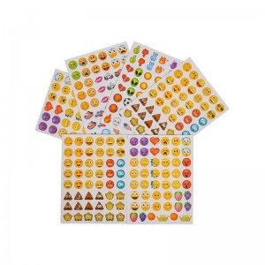 World's Smallest Games Bundle Set of 3 Boggle - Scrabble - Pictionary - Plus Emoji Sticker Set Miniature 5017H-5061-5021-Bund...